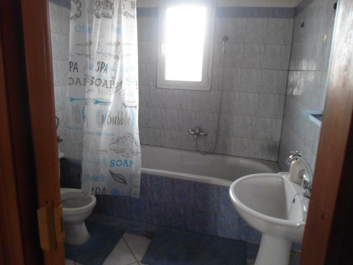 Sunny Apartment 15 Min From Airport And Sea Artemida  Luaran gambar