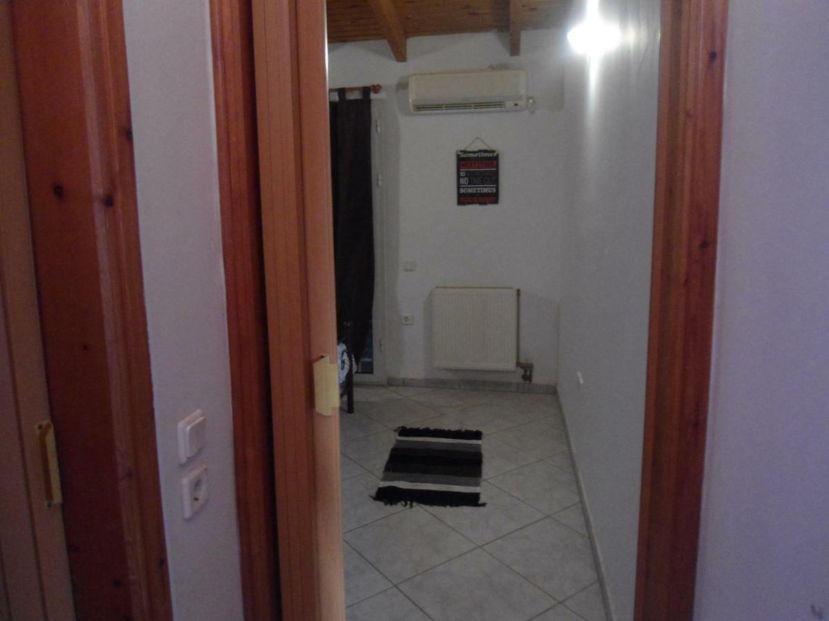 Sunny Apartment 15 Min From Airport And Sea Artemida  Luaran gambar