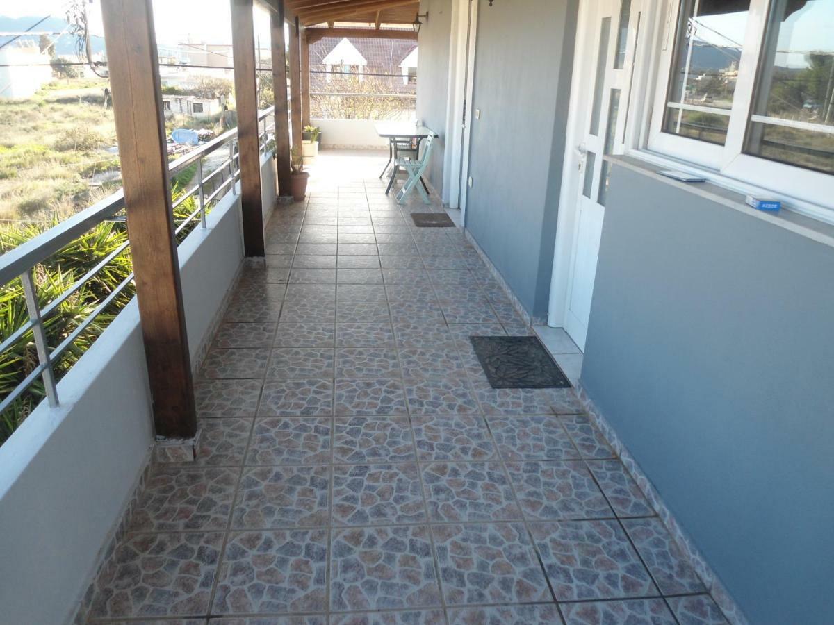Sunny Apartment 15 Min From Airport And Sea Artemida  Luaran gambar